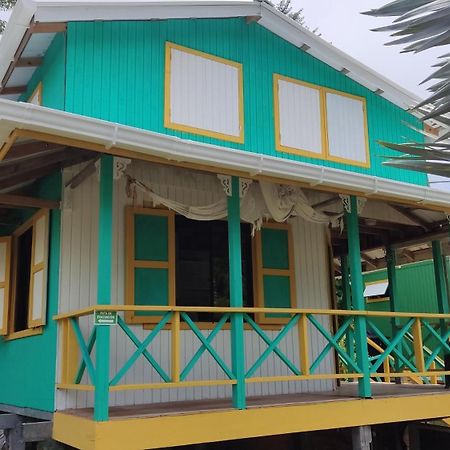 Hotel Yellow Home Providencia Isla Баия-Суроэсте Экстерьер фото
