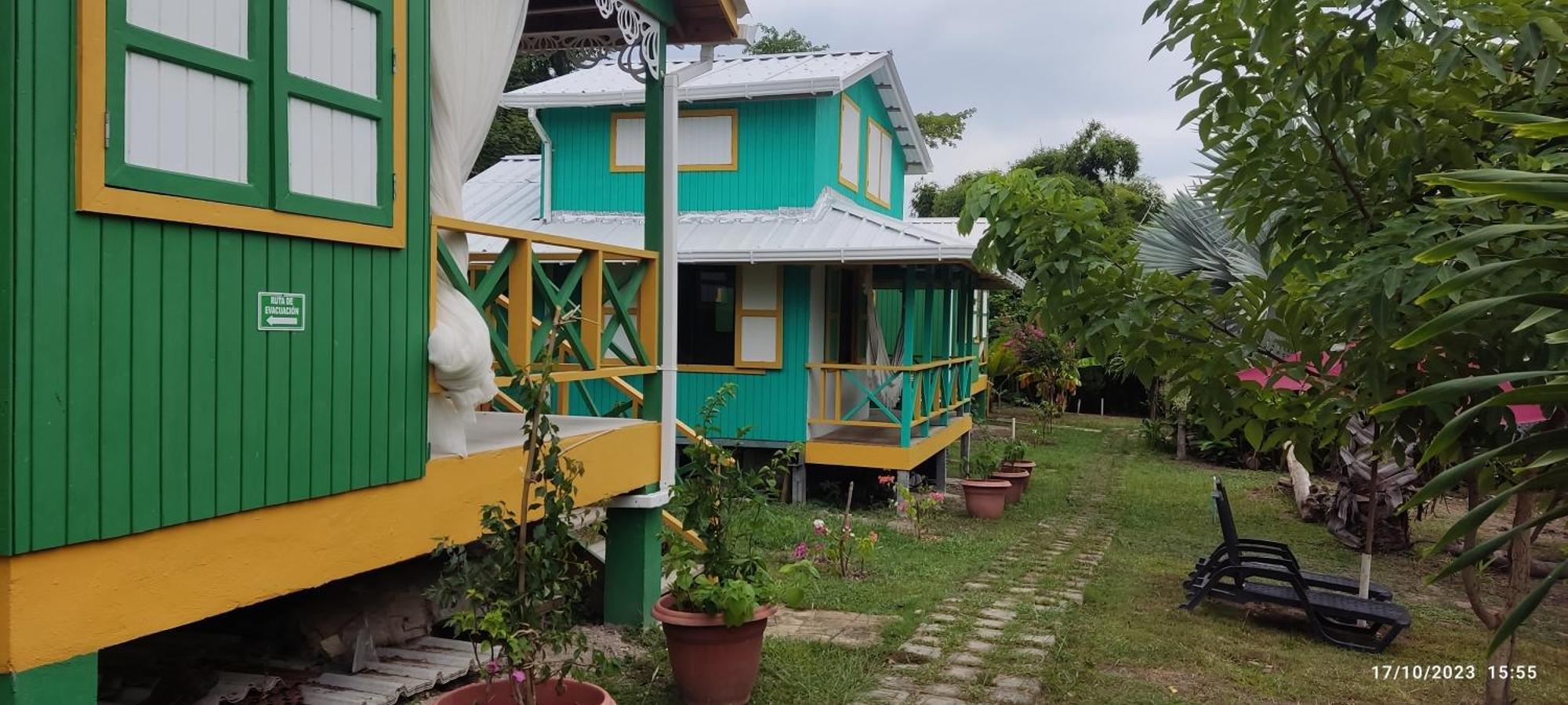 Hotel Yellow Home Providencia Isla Баия-Суроэсте Экстерьер фото