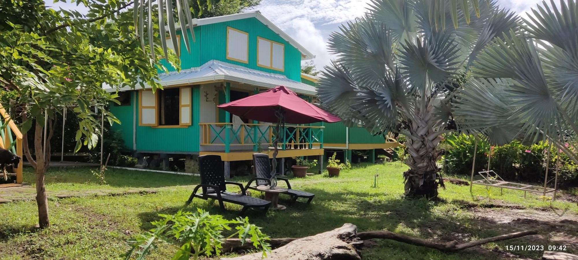 Hotel Yellow Home Providencia Isla Баия-Суроэсте Экстерьер фото