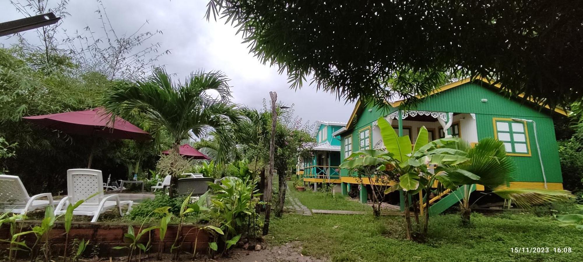 Hotel Yellow Home Providencia Isla Баия-Суроэсте Экстерьер фото