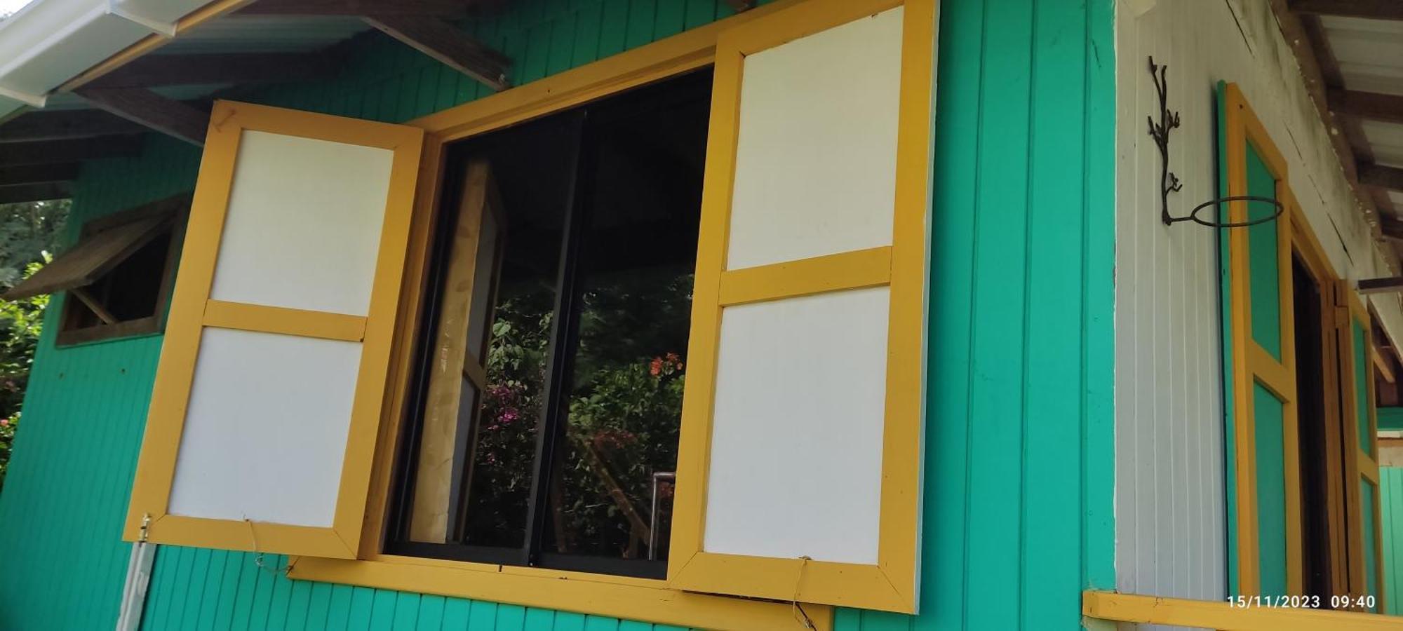Hotel Yellow Home Providencia Isla Баия-Суроэсте Экстерьер фото