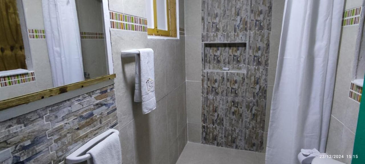 Hotel Yellow Home Providencia Isla Баия-Суроэсте Экстерьер фото