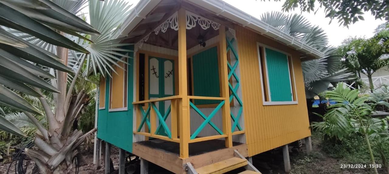 Hotel Yellow Home Providencia Isla Баия-Суроэсте Экстерьер фото